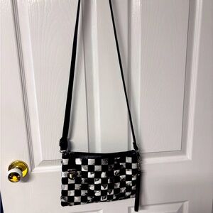 Stylish Checkered Crossbody Bag in Black and White